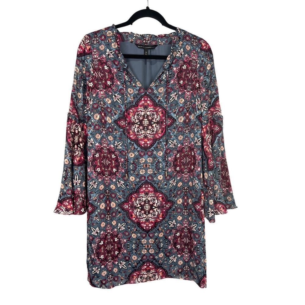 White House Black Market Medallion Long Bell Sleeve Shift Dress Size XS